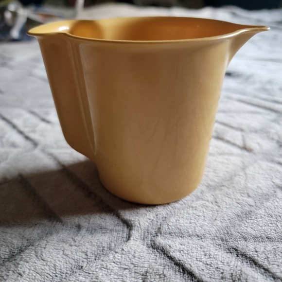 Vintage Tupperware Harvest Gold Creamer Pitcher NO LID 574-12 Clean - Picture 4 of 5